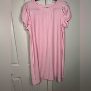 Crown & Ivy Light Pink Puff Sleeve Dress